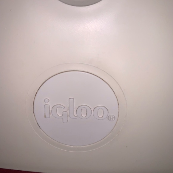 Igloo: “Coke” Cooler Great Condition! The E In “Enjoy” Is Faded on 1 Side - Picture 8 of 12